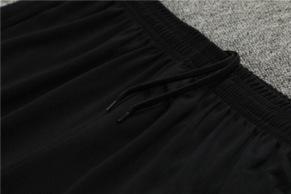 2425 Liverpool F.C. black Training suit set Player version - Imagem 3