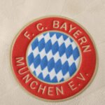 2425 Fußball-Club Bayern München Retro collaboration style Long sleeved Fan version - Image 3