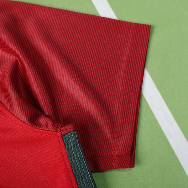 ⁦16 season Portugal home retro Fan version⁩ - الصورة ⁦5⁩