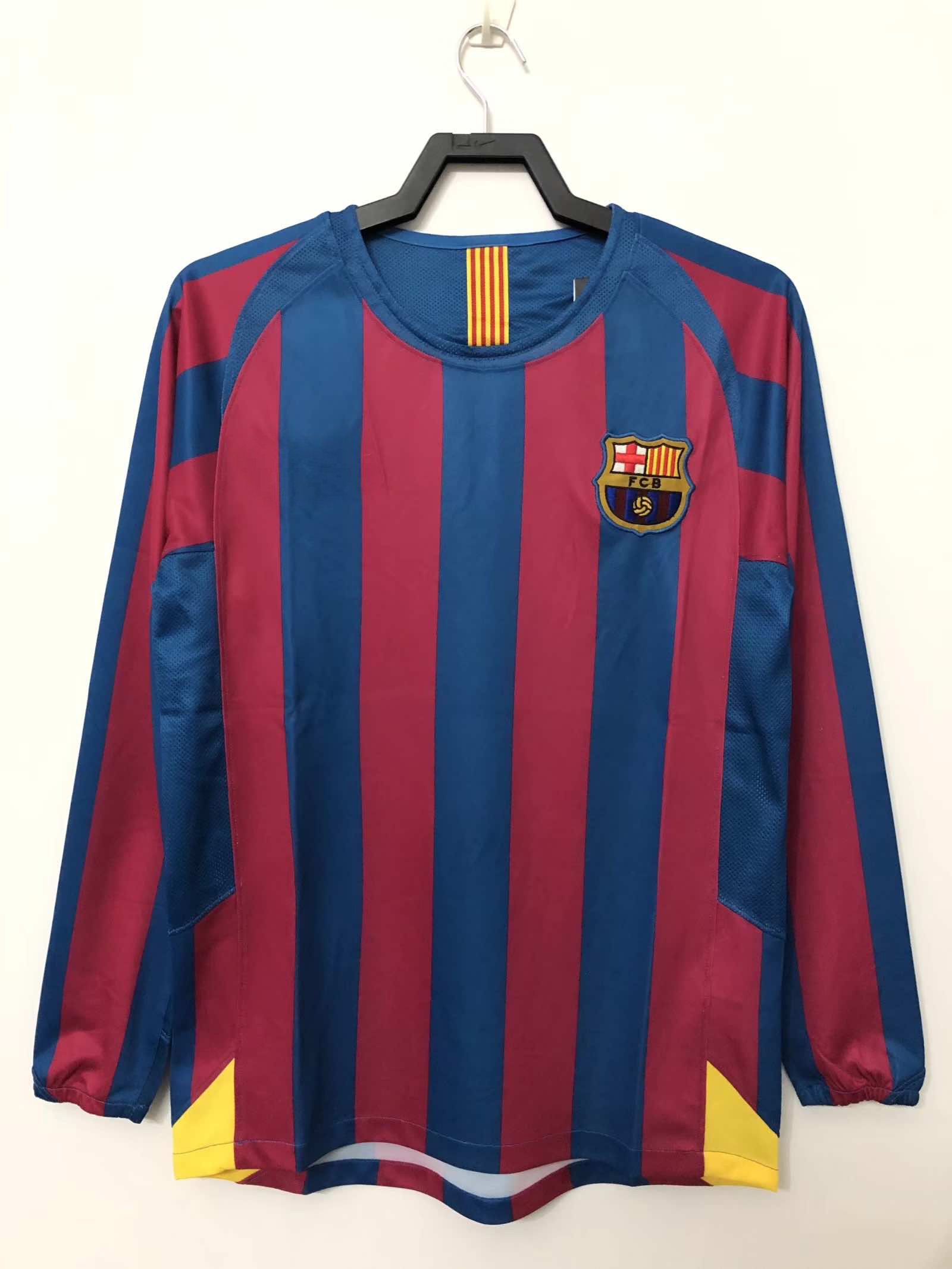 d82fb049f1-1 0506 season Barcelona Home Long Sleeved retro Fan version - Image 1