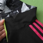 2425 Juventus F.C. Wear on both sides windbreaker - Image 5