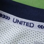 0809 season Manchester United F.C. third Kids kit - Image 3