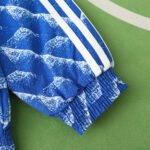 2425 Manchester United F.C. Wear on both sides windbreaker - Image 5